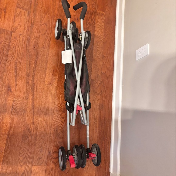 Kolcraft Lightweight Stroller Red Black Foldable Travel Compact Portable - Picture 3 of 6